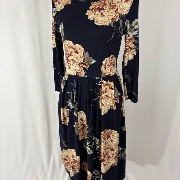 Reborn J Floral Midi Dress - Picture 2 of 6